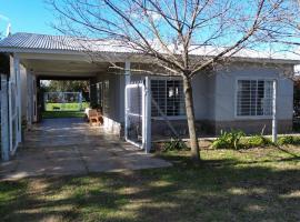 Laguna de Gómez Ensueño, hotel in Junín
