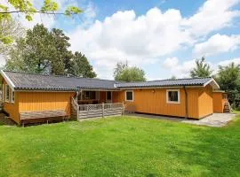 6 person holiday home in Dannemare