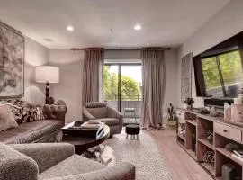 Charming Comfy Condo in the Heart of Old Town