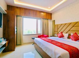 Luxury stay by Pride Dabok - near Udaipur Airport, hotel in Udaipur