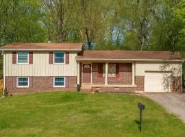 Game Room and Bunks Sleeps 12 Near Downtown