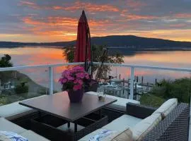 Beachbreeze Panoramic Oceanview 4BR 3BA Romantic Sunrise & Celestial Views