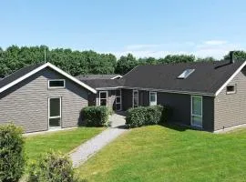 10 person holiday home in Storvorde-By Traum
