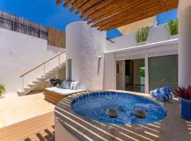 2 story PH 3B heated jacuzzi close beach