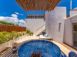 2 story PH heated jacuzzi close Beach 5th