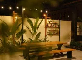 Villa 3 Sleeps, Garden BBQ