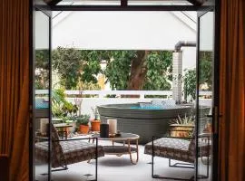 Le Petit Manoir Boutique Hotel