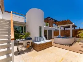 2 story PH 3B heated jacuzzi close beach