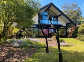 Ferienhaus mit Ruhe Wasser Licht, Hotel in Kagel