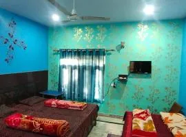 Hotel Gauri & Restaurant