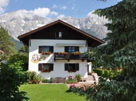 Gästehaus Mayer, hotel cerca de Campo de golf Golfpark Mieminger Plateau, Mieming