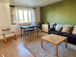 Stylish 2 Bed Home with parking