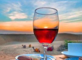 Sam Desert Luxury Resort، منتجع في Sām