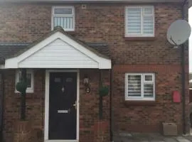 Spacious 3-Bedroom Family Home in Oxford
