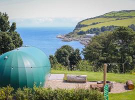 Glenarm Castle Ocean View Pods, viešbutis mieste Glenarm