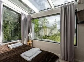Koskisviitti 1 - Private & Cozy Lakeside Suite with Hot Tub