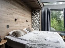Koskisviitti 3 - Private Lakeside Suite with Terrace