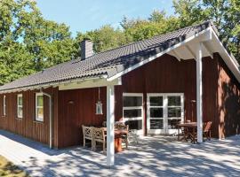 6 person holiday home in Hadsund-By Traum, hotel di Odde