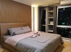 Modern 59m Sukhumvit 1BR - 31st Floor Pool - Gym