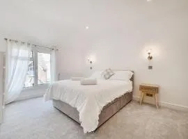 2 Bedroom Cottage in Haslemere 2 X Double Beds