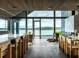 The Lakeview by Hilla Villas