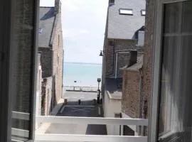 Maison 50m de la mer parking privé