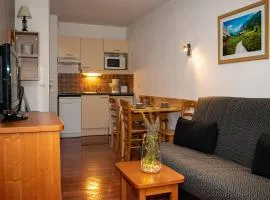 2 Pièces PMR avec Balcon & Cuisine Équipée à Superdevoluy - FR-1-504-522