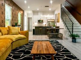 Spacious 3BR Retreat Pergola and Fire Pit, vila v destinaci Houston