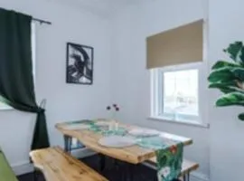 2 Bed Apartment ,Sea Views