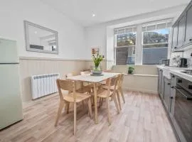 Luxury 3BD Central Apt with Tower & Seaviews