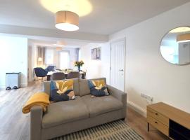 Deluxe One Bed Flat at Dawe Luxury Suites - An Entire Apartment near Ely Cathedral & Train Station - Ideal Gateway to Explore Ely, Cambridge, Norfolk & London - Sleeps up to 4、イーリーのホテル