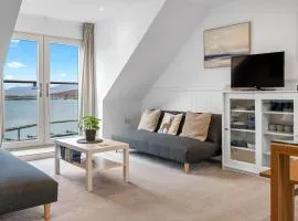 Breathtaking Sea Views - Luxury 2 BD Apt