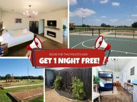 Fredericksburg Stay W Patio, Fire Pit & Hot Tub