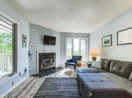 Less Than half Mi to Sugarbush Resort Condo with Deck!
