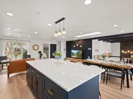 Lake Arbor Family Retreat with Backyard Oasis