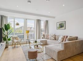 Luxury Apartment - West Wimbledon with Cinema & Game Room, Gym, Parking、ニュー・モールデンのホテル