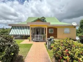 Maison charmante avec jardin clos à Sainte-Anne