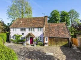 Luxury Brick and Flint House in Funtington