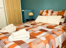 Le Sablésien 4 personnes,salon et cuisine entre centre ville et gare