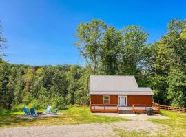 Tranquil Heights Cabin In Hocking Hills- HOT TUB!, hotel u gradu 'Ray'