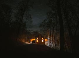 Memories at Hillside A Modern Cabin Hocking Hills, hotel a Stella
