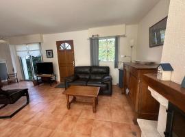 belle maison 8 personnes - proche plages, hôtel à Mesquer