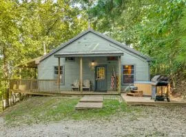 3 Mi to Beavers Bend State Park Hot Tub Hideaway!