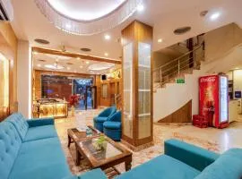 Hotel Golden Oasis - 5 Minute Walk from New Delhi Railway Station