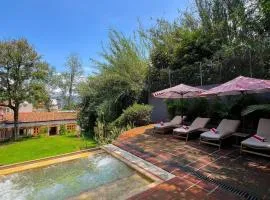 Hotel-style house with Jacuzzi in Valle Centro