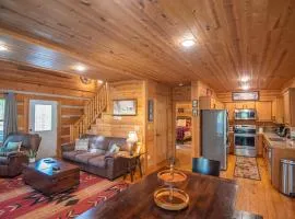 Adventure Cabin! Fire Pit, State Park, Fishing, Mtn Views, Hot Tub, WiFi