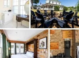 Romantic Historic Inn Suite with Mountain Views in Luray, Virginia