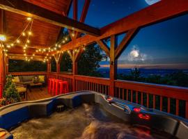 Between Two Pines - Modern Cabin near Dollywood, hotel in Sevierville