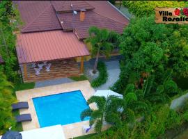 Villa Rosal&iacute;a Jarabacoa con Piscina Climatizada