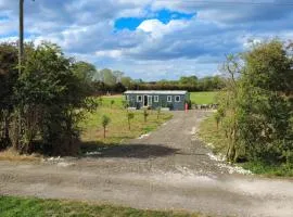 Sheepy Lodge by SkyBears Holidays - Puppy Lounge, Arcades, Games room